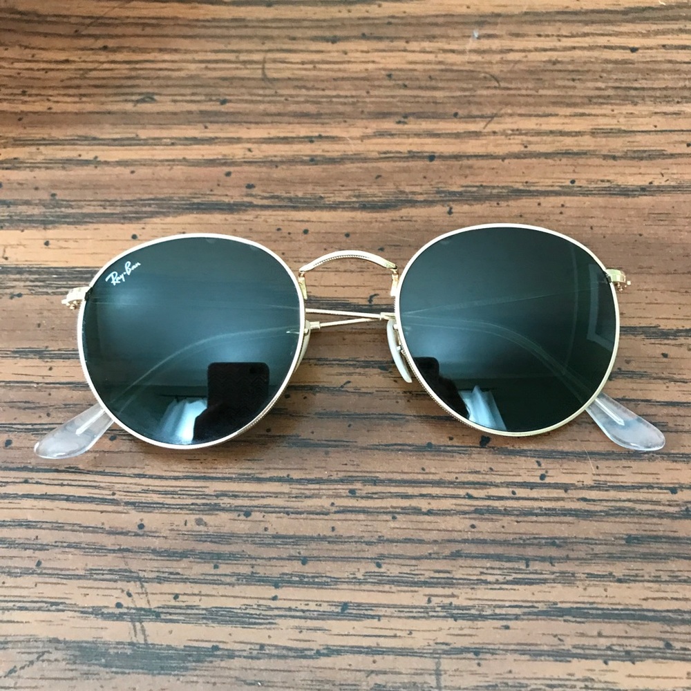 Gold round metal Ray Bans